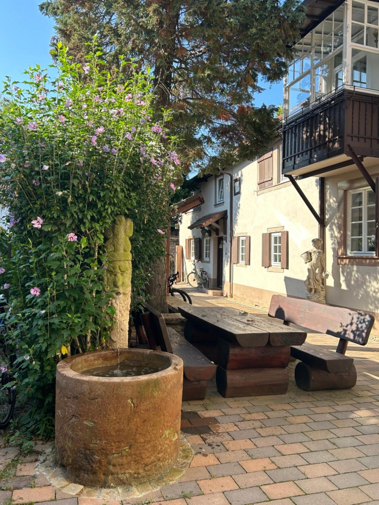 Exklusives Haus, Ruhig Gelegen Im Innenhof, Zentral, Lichtdurchflutet Zustellbett,Babybett Bei Bedarf Karlsruhe Exteriör bild